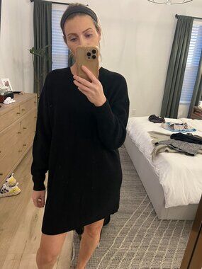 Aritzia Babaton Black Oversized Sweater Dress Size 0
